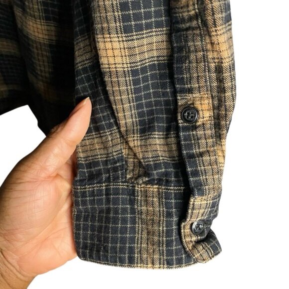 Volcom Men's Black/Yellow Plaid Casual Classic Fit Button-Down Shirt - Picture 4 of 8